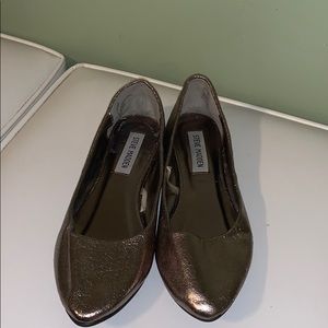 Steve Madden Pewter Pointed Toe Flats